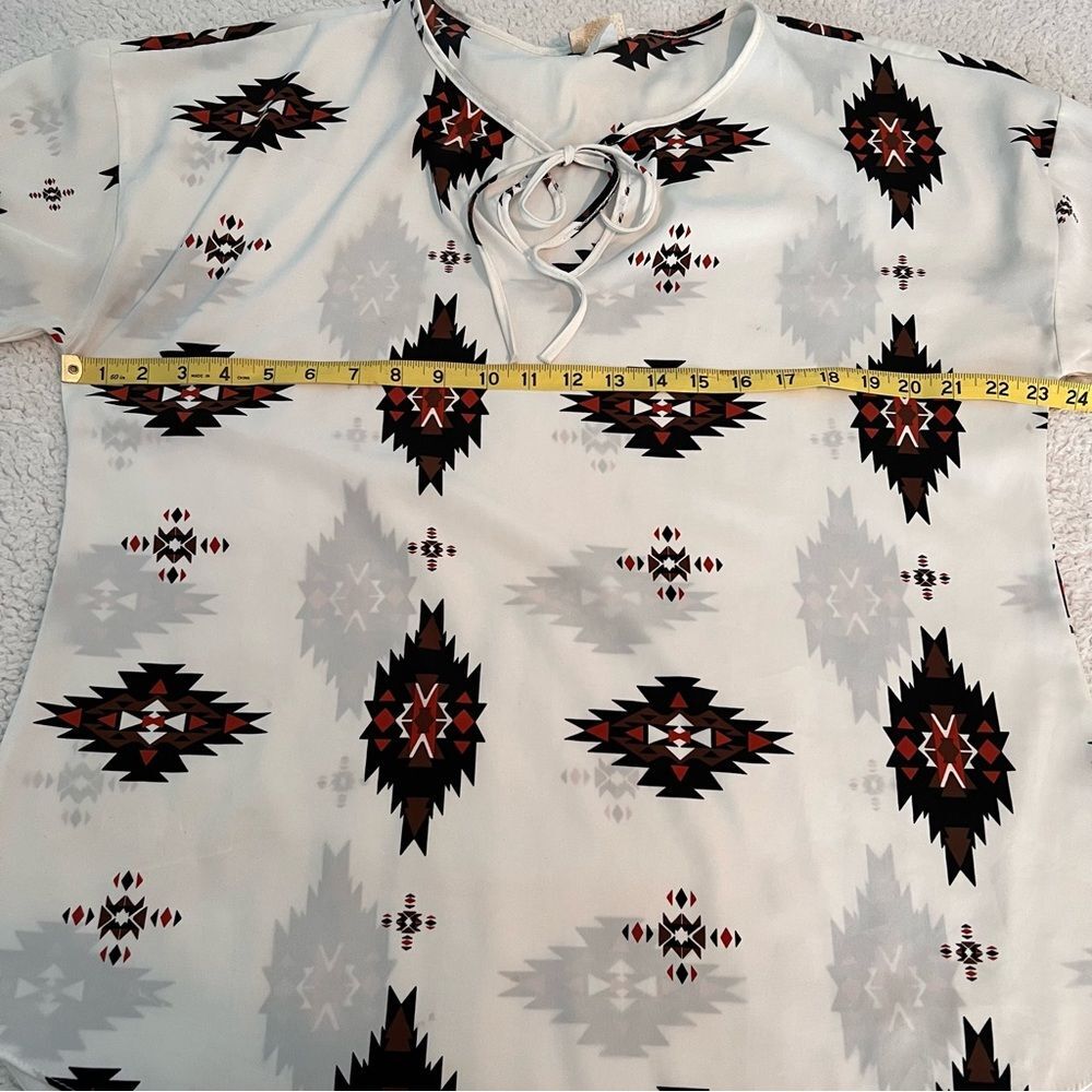 Daytrip Aztec Western Print Long Sleeve Lightweight Blouse XL White Black - Picture 9 of 10
